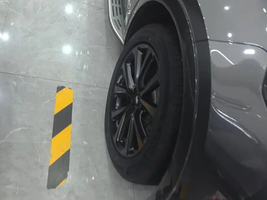 Li Auto Li ONE — миниатюра 6