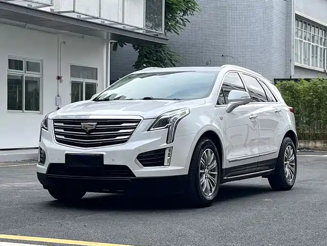 Cadillac XT 5 2018 28 T 4 WDLuxury — фото 1