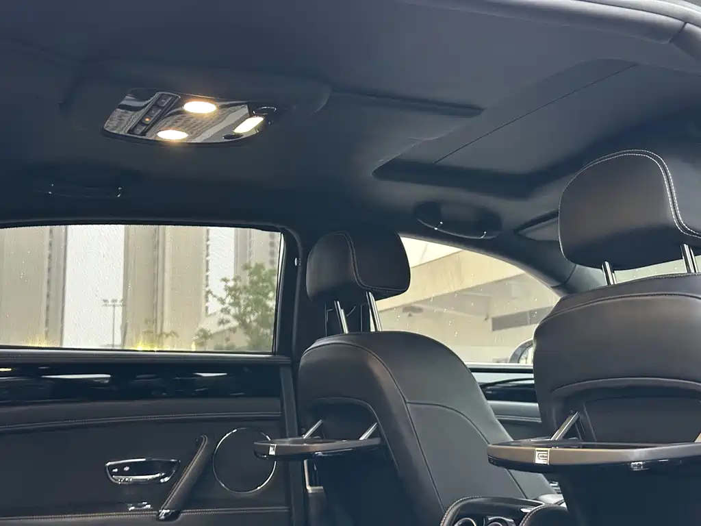 Bentley Flying Spur — миниатюра 33
