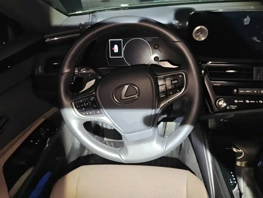 Lexus ES — миниатюра 15