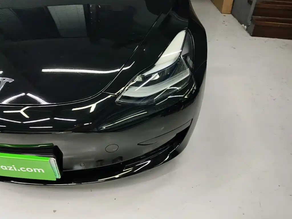 Tesla Model 3 — миниатюра 24