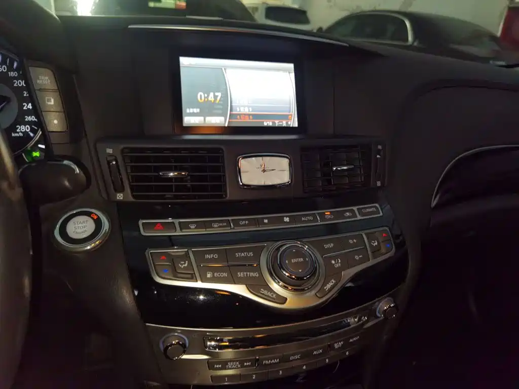 Infiniti Q70 — миниатюра 14