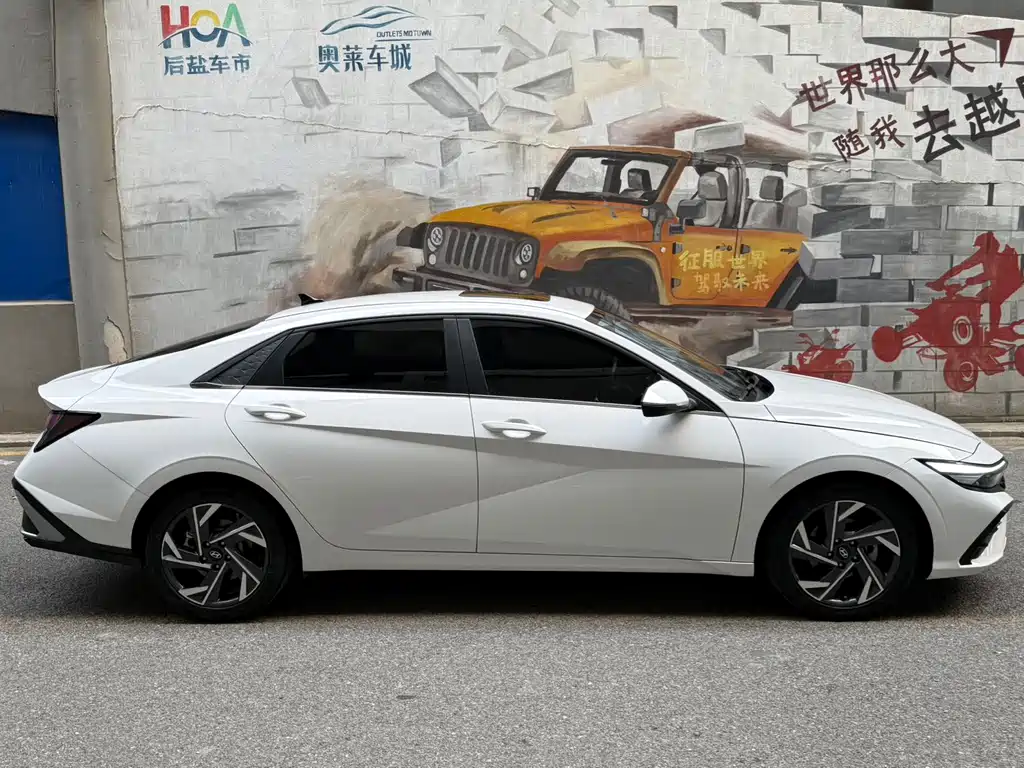 Hyundai Elantra — миниатюра 7