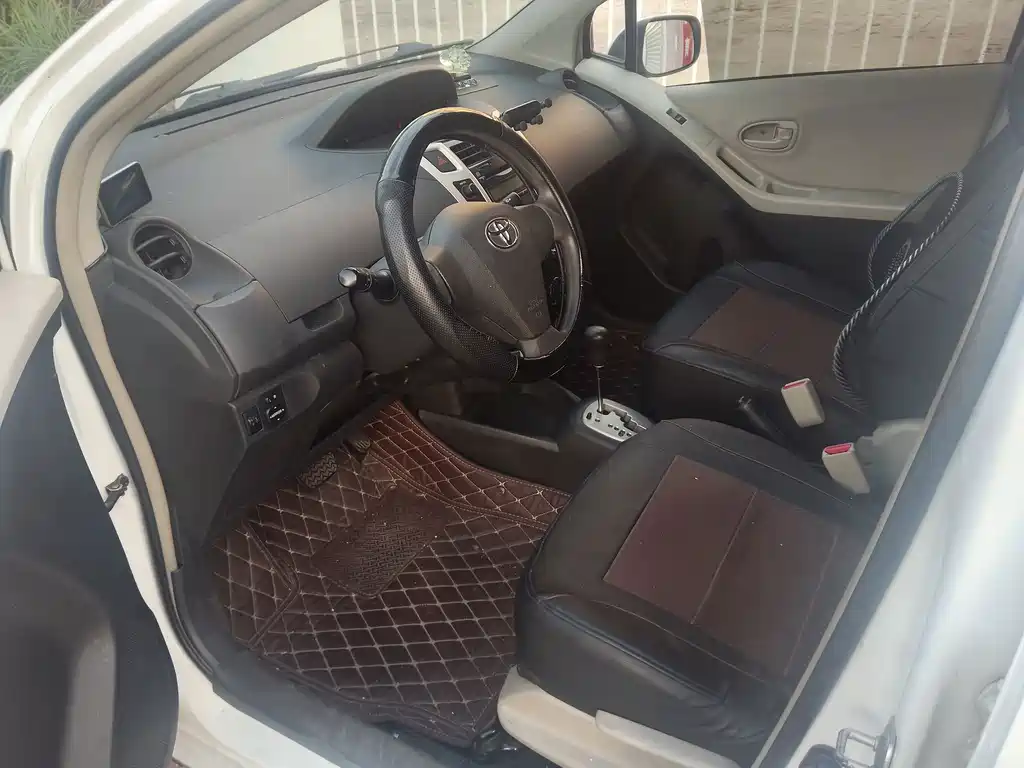 Toyota Yaris — миниатюра 6