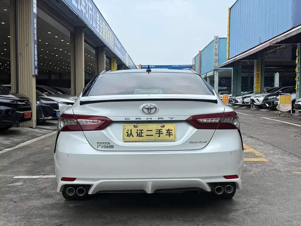 Toyota Camry — миниатюра 4