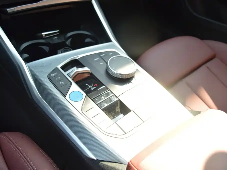 BMW i4 — миниатюра 7