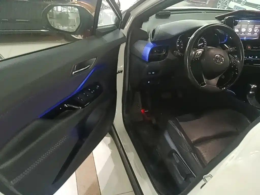 Toyota IZOA — миниатюра 16