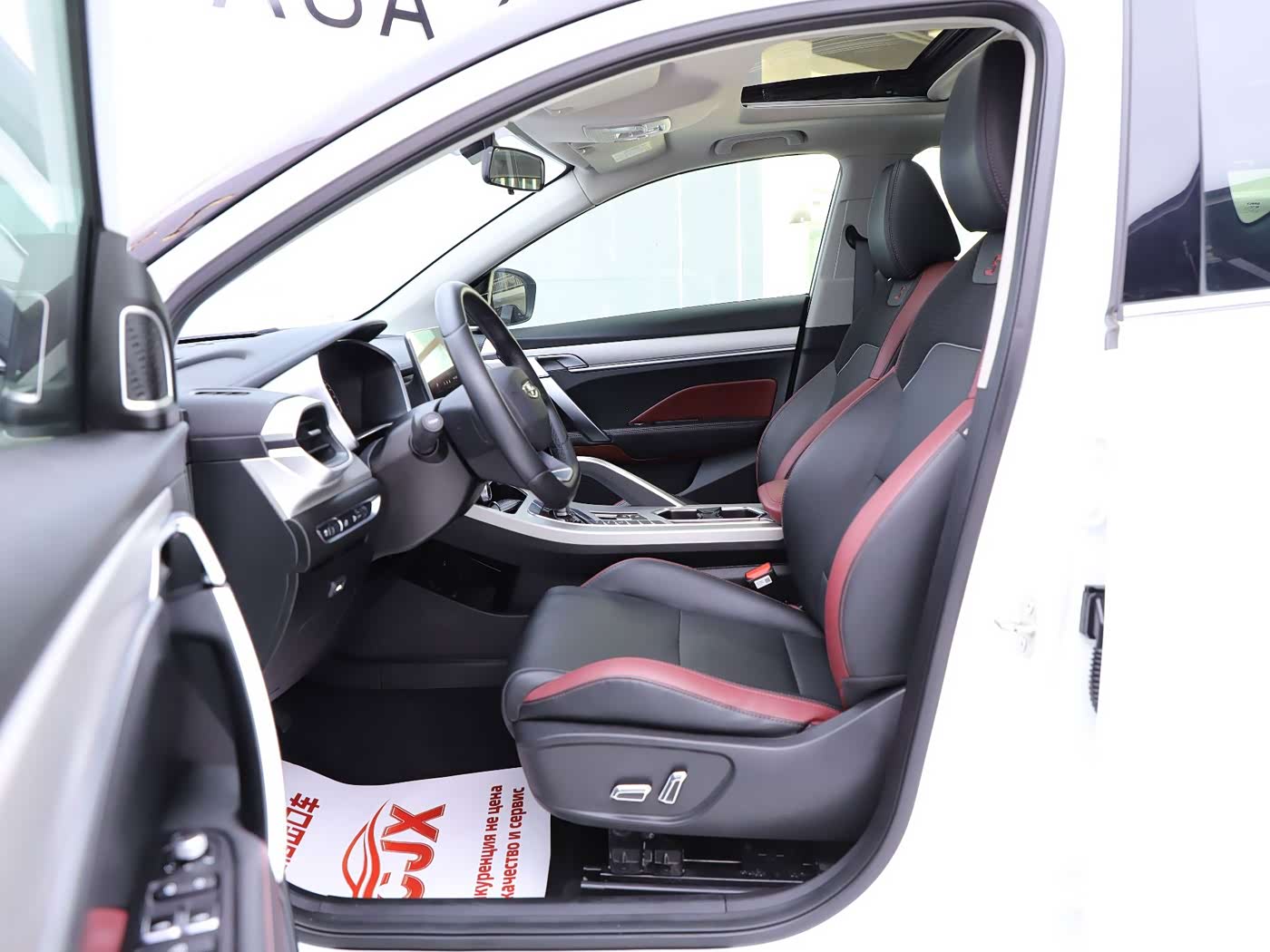 Geely Binyue 1.4 л 2022 г. Белый, пробег 13000 км
