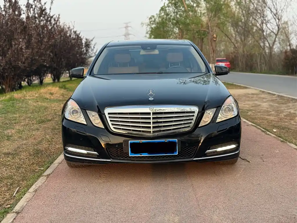 Mercedes-Benz E-Class — миниатюра 2