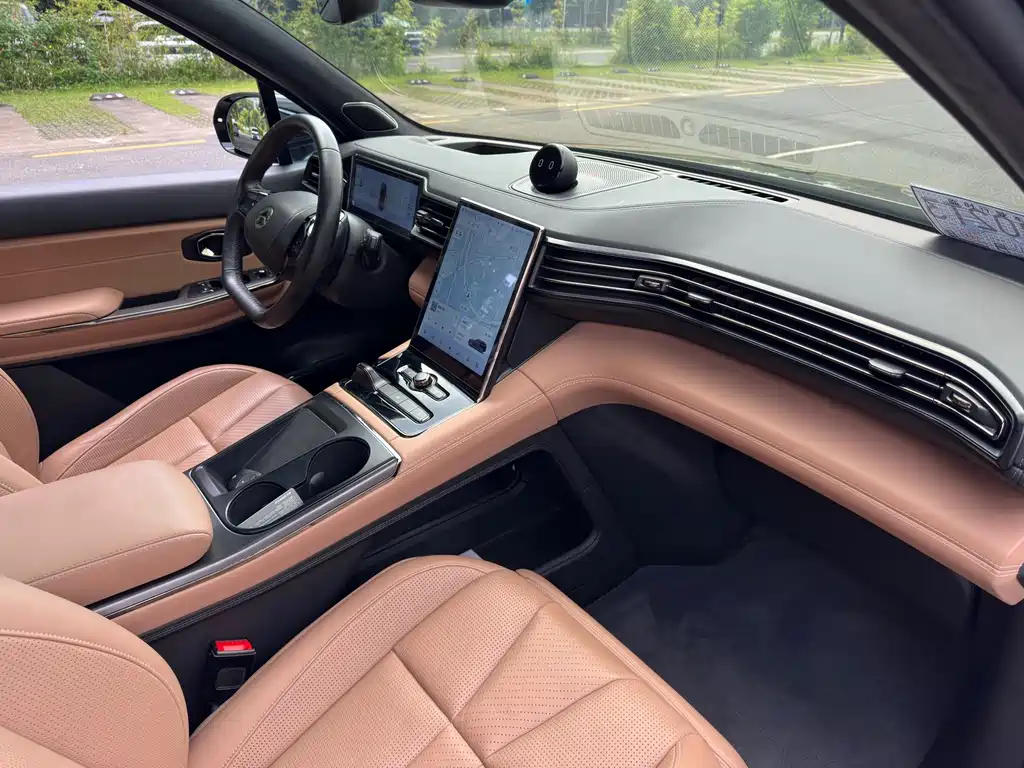 NIO ES8 — миниатюра 10