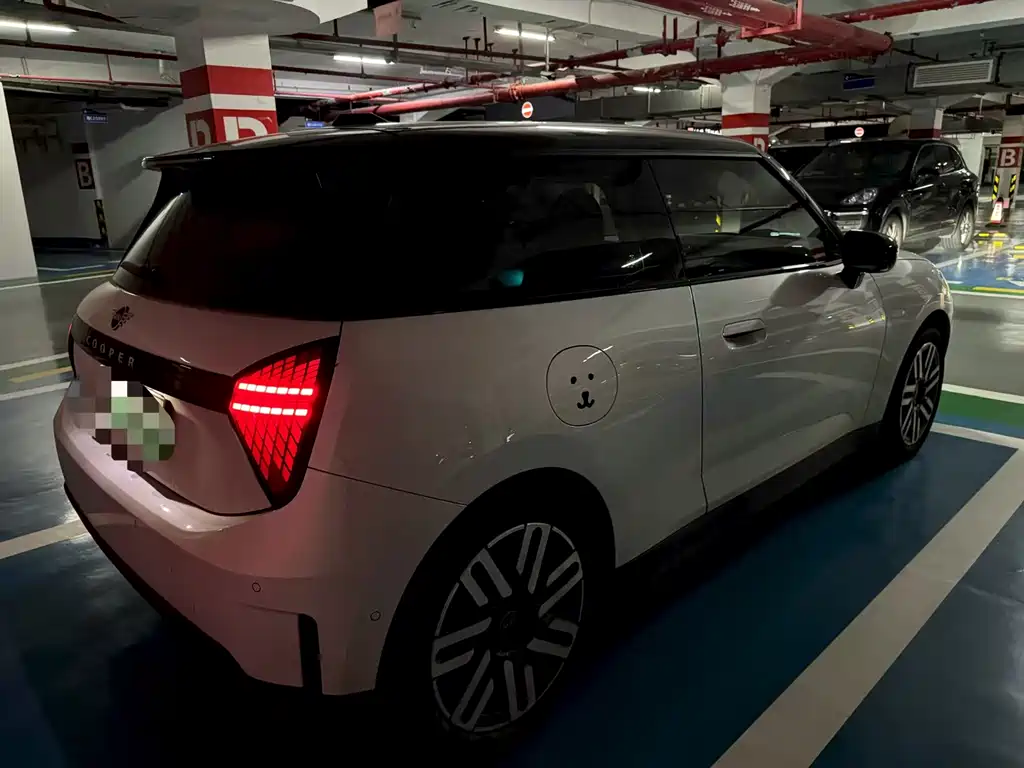 MINI MINI COOPER EV — миниатюра 2