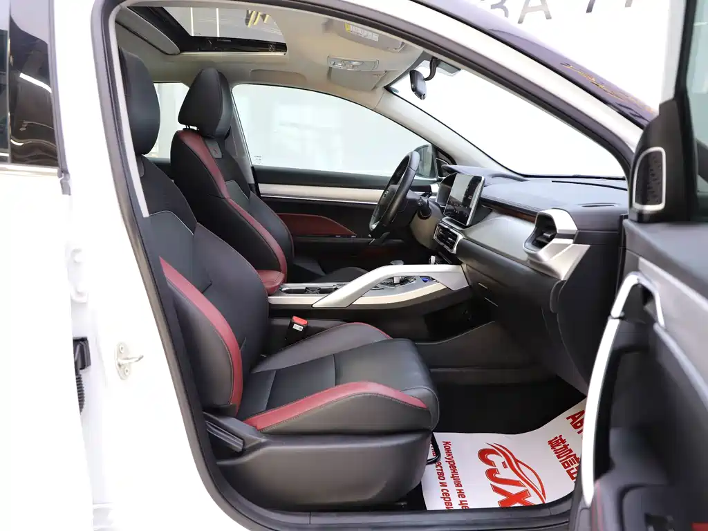 Geely Binyue — миниатюра 19