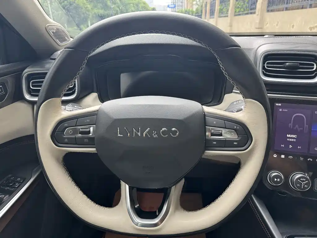 Lynk & Co 02 — миниатюра 13