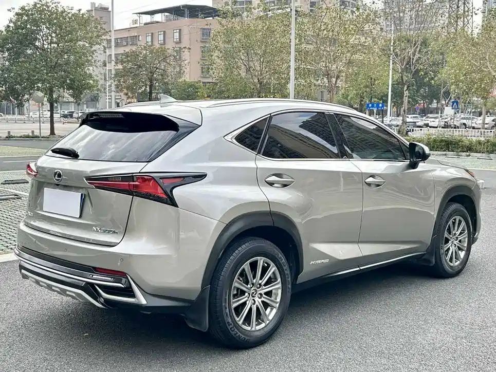 Lexus NX — миниатюра 7