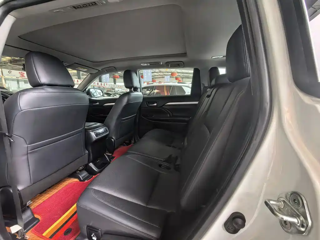 Toyota Highlander — миниатюра 10