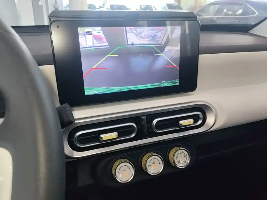 Wuling MINIEV — миниатюра 13