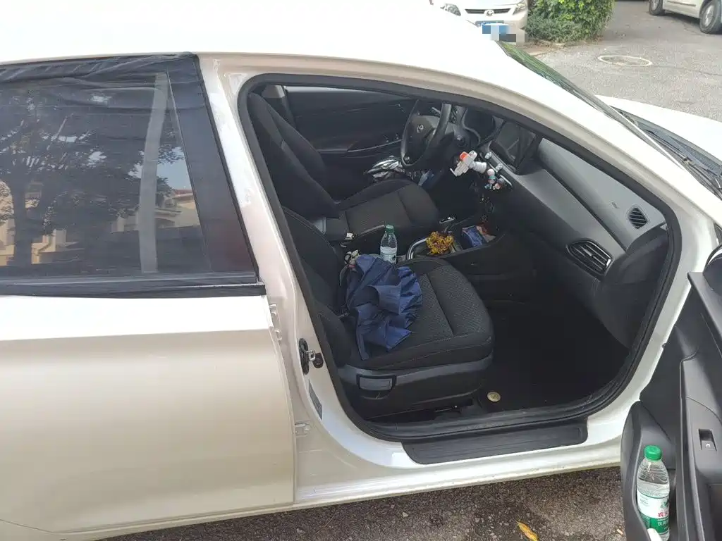Hyundai Elantra — миниатюра 19