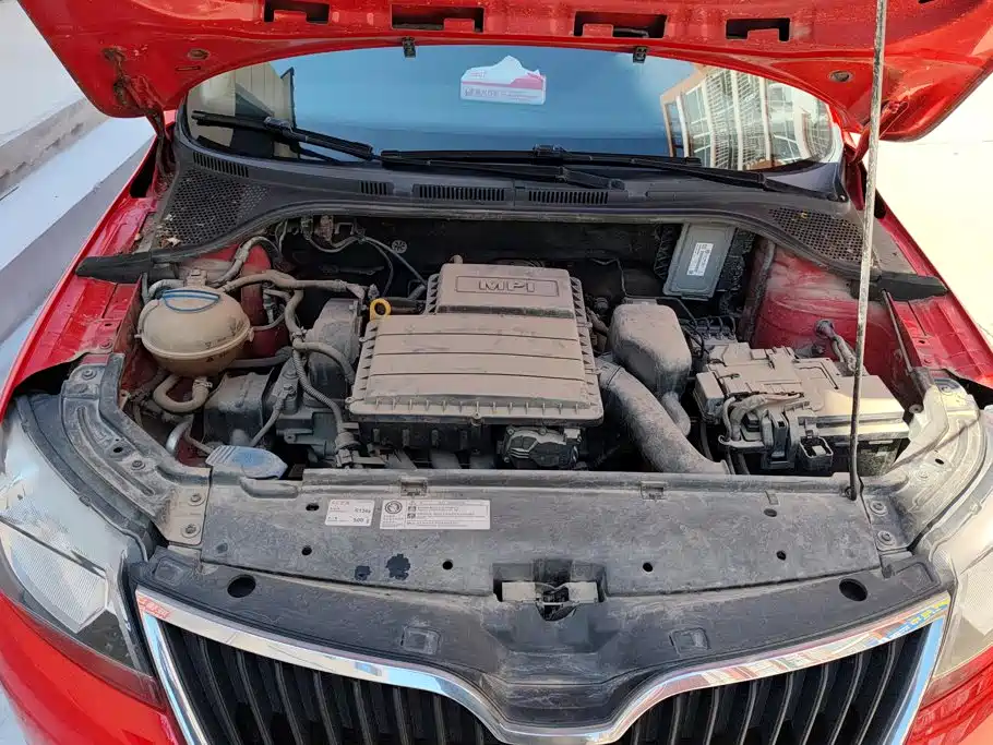 Skoda Rapid Spaceback — миниатюра 10