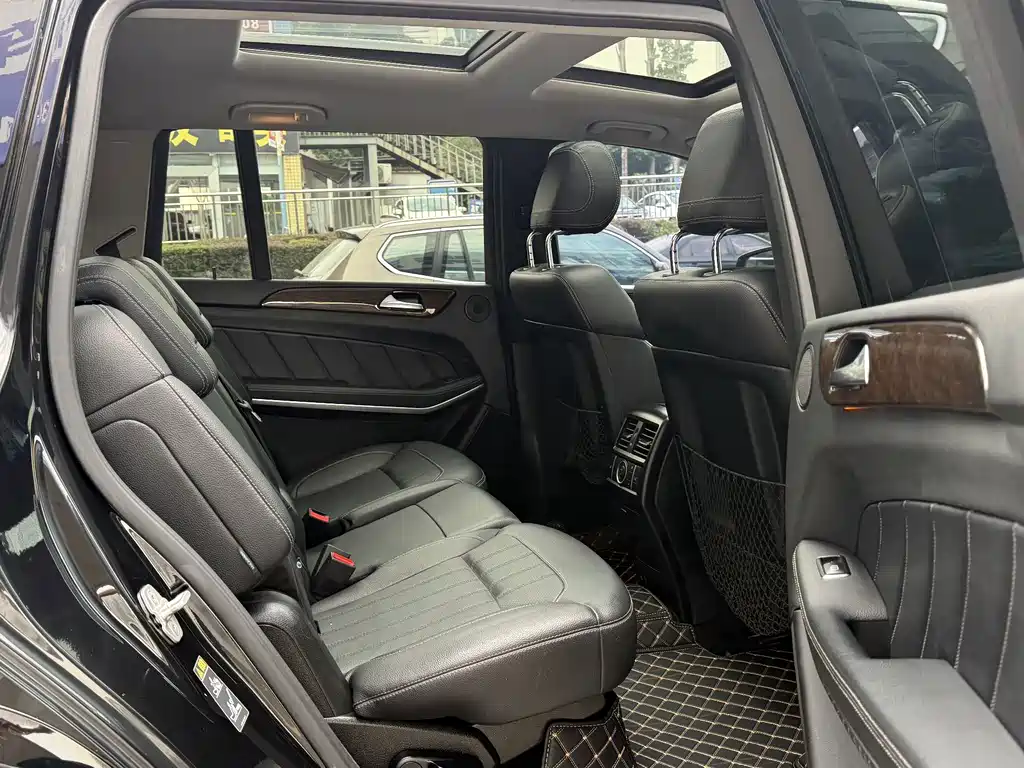 Mercedes-Benz GL-Class — миниатюра 10