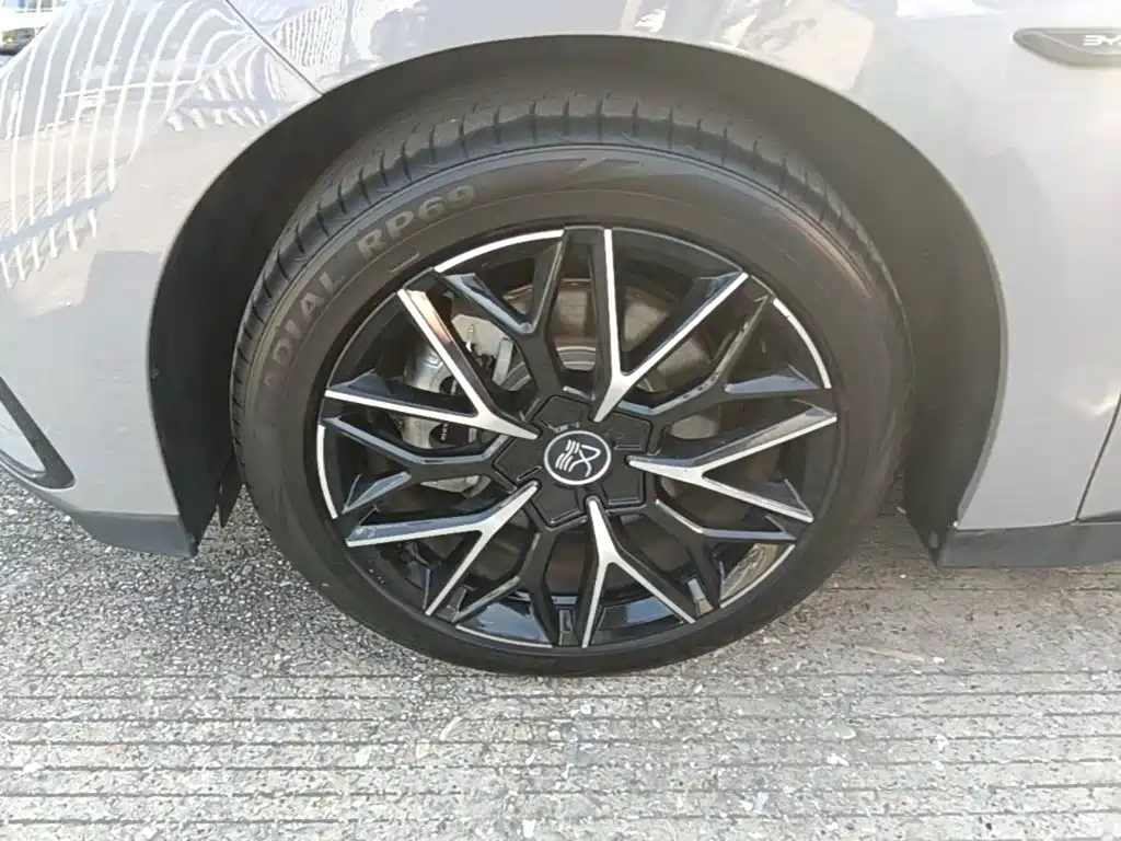 BYD Han — миниатюра 23