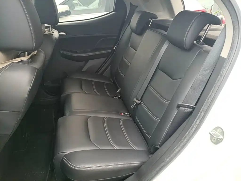 BYD Yuan EV — миниатюра 17