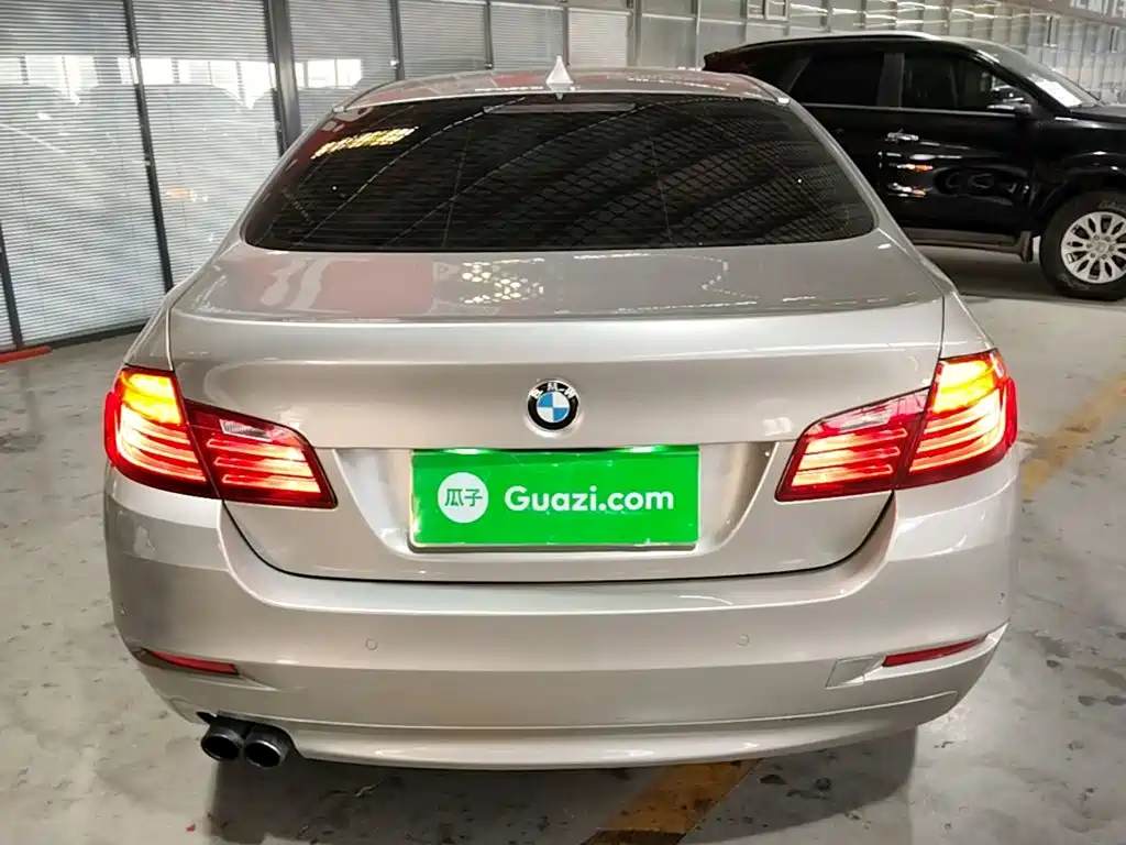 BMW 5 Series — миниатюра 5