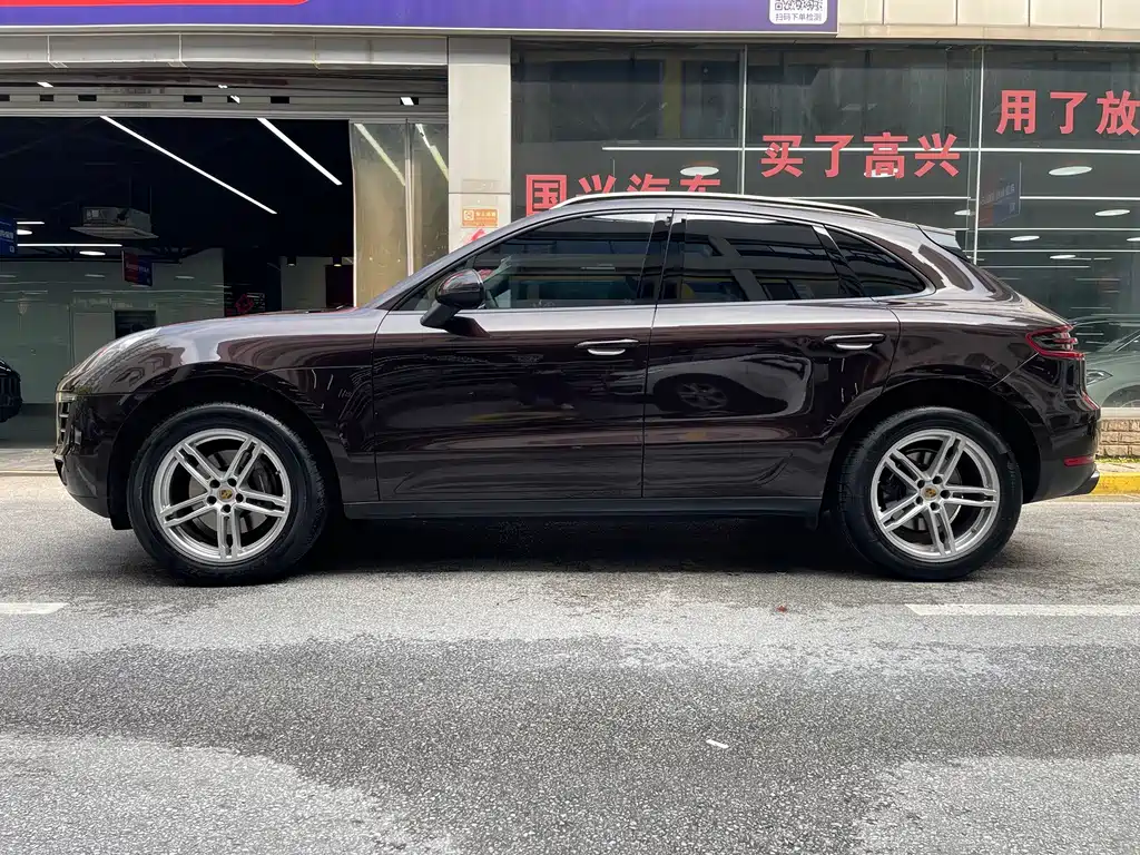 Porsche Macan — миниатюра 3