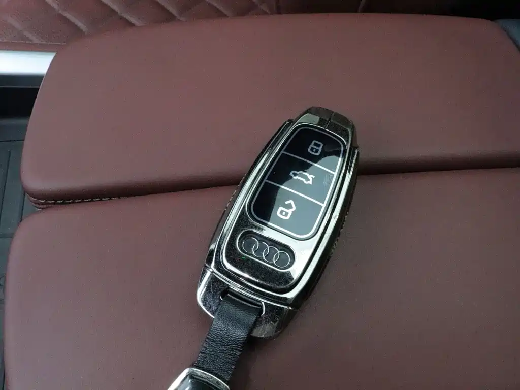 Audi Q6 — миниатюра 14