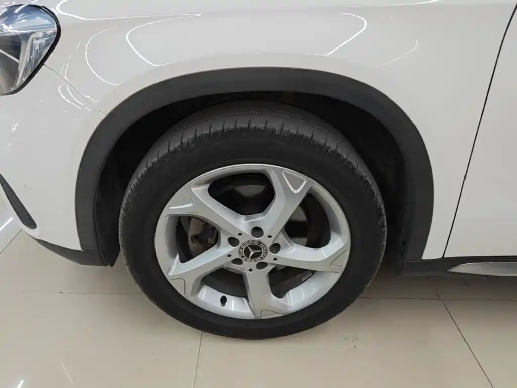 Mercedes-Benz GLA — миниатюра 23