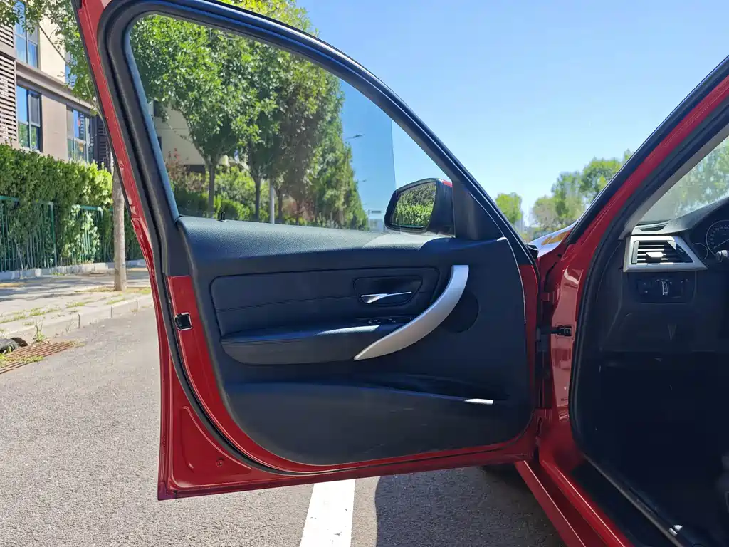 BMW 3 Series — миниатюра 15