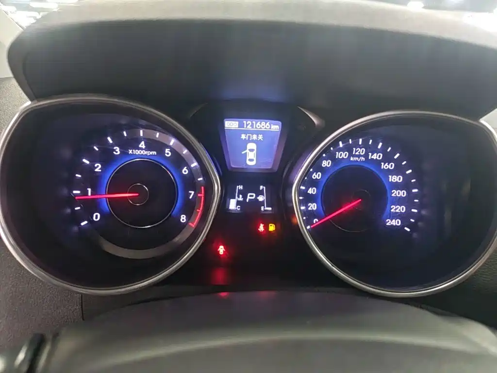 Hyundai Elantra Langdong — миниатюра 12