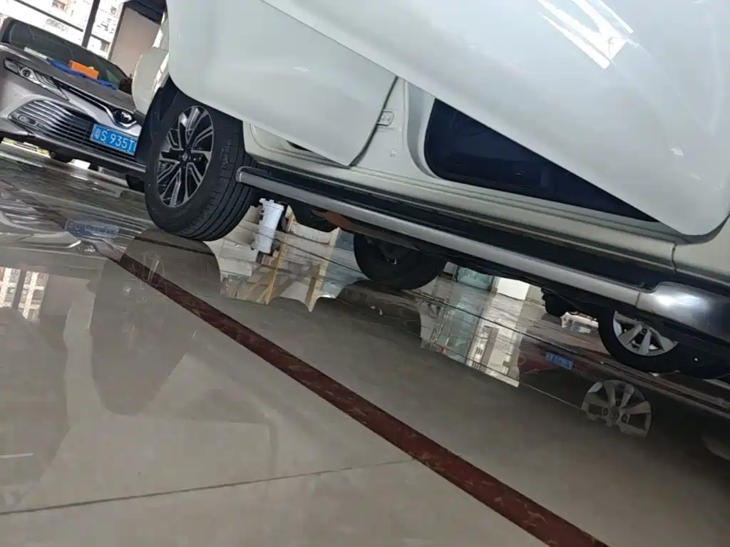 Nissan Terra — миниатюра 21