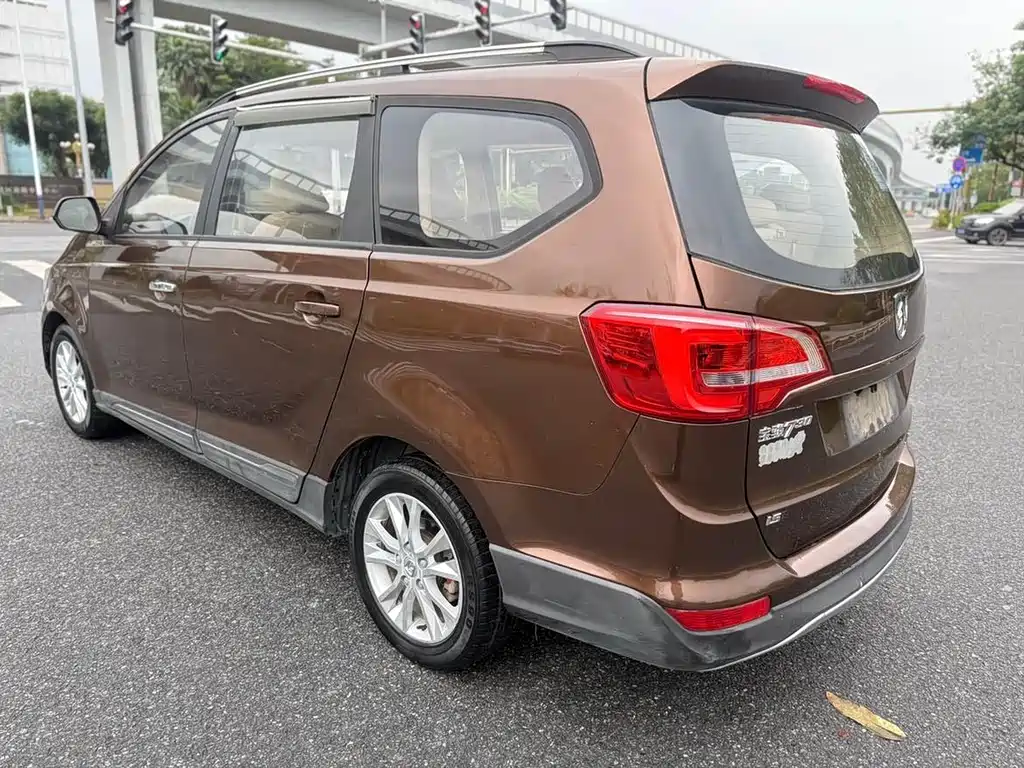 Baojun 730 2016 1.5T MT 7 мест