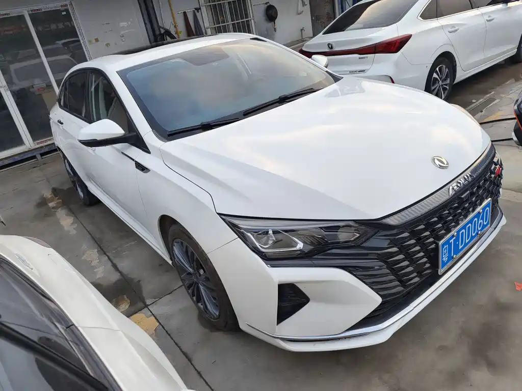 DONGFENG YI HYUN MAX