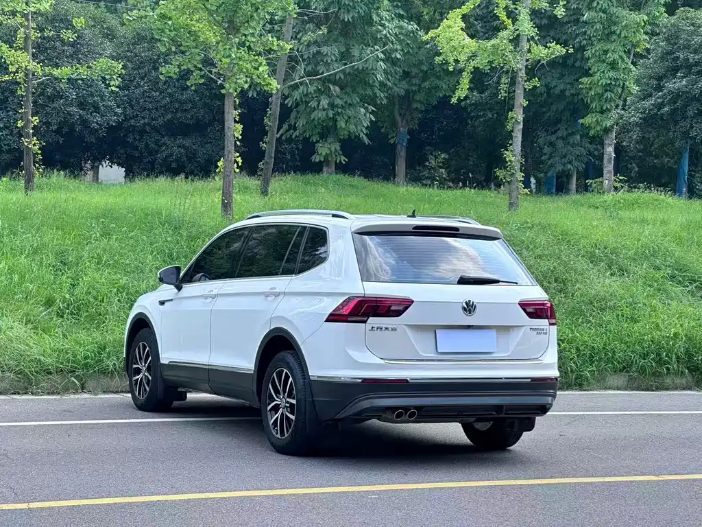 Volkswagen Tiguan L — миниатюра 6