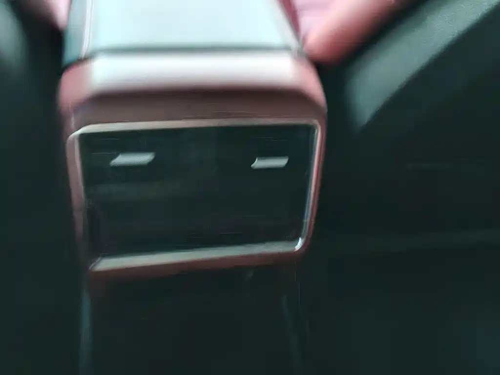 Porsche Cayenne — миниатюра 10