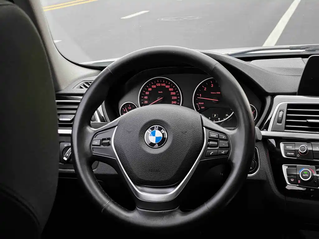 BMW 3 Series — миниатюра 14