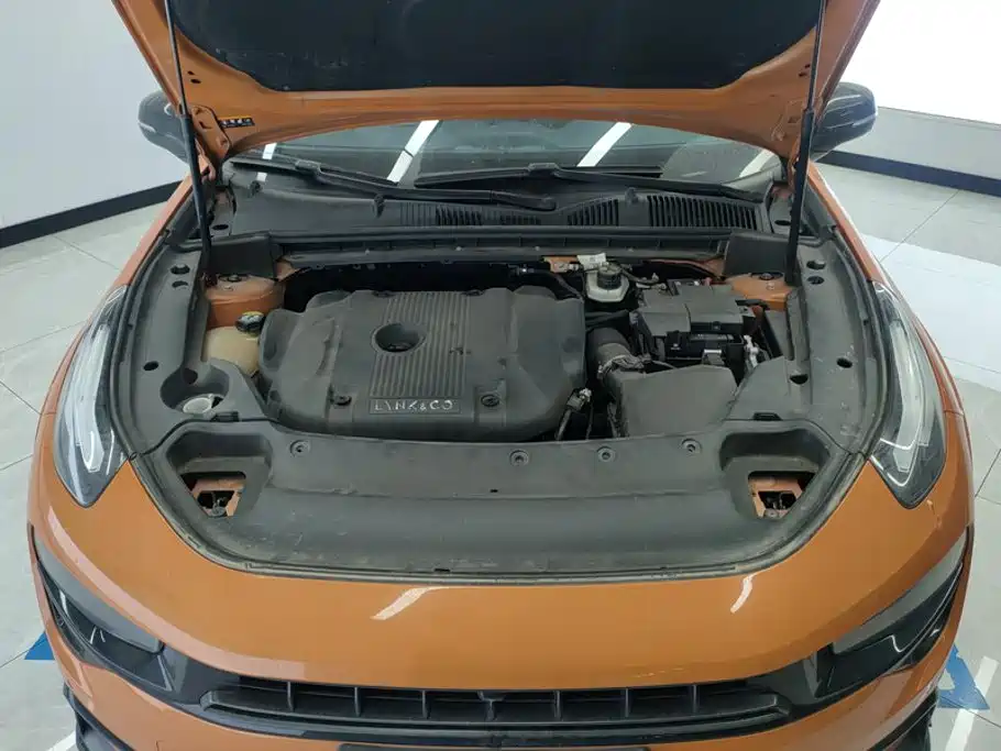 Lynk & Co 02 Hatchback — миниатюра 10