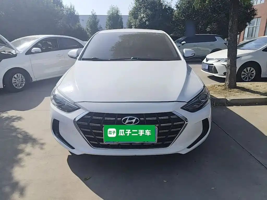 Hyundai Elantra — миниатюра 3