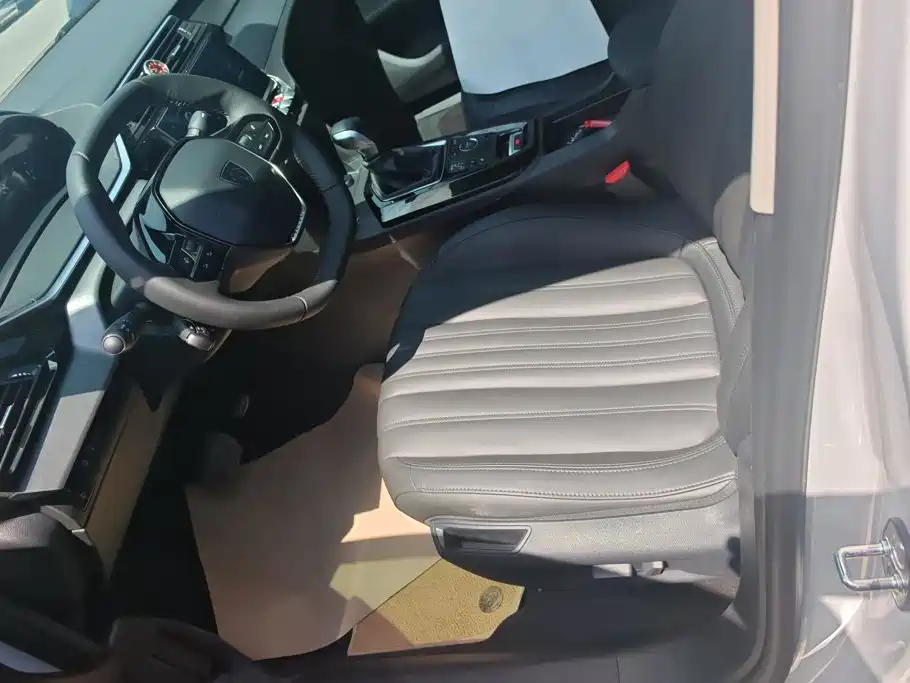 Peugeot 408 — миниатюра 9