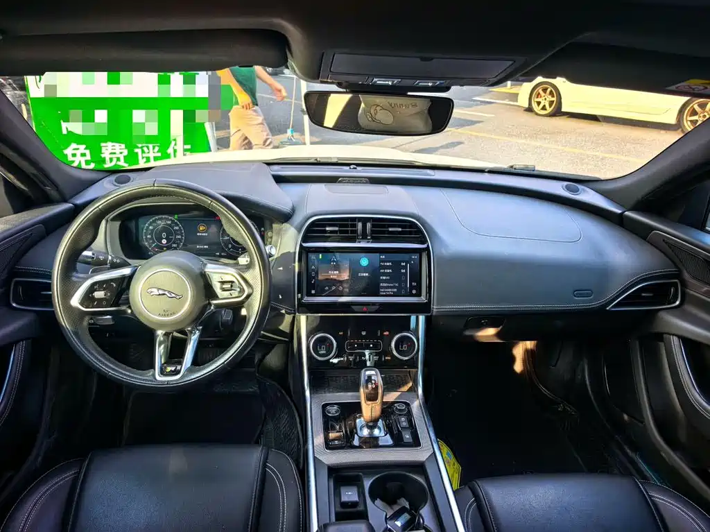 Jaguar XEL — миниатюра 9