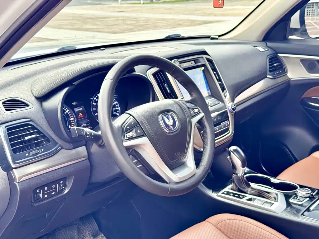 Changan CS95 — миниатюра 13