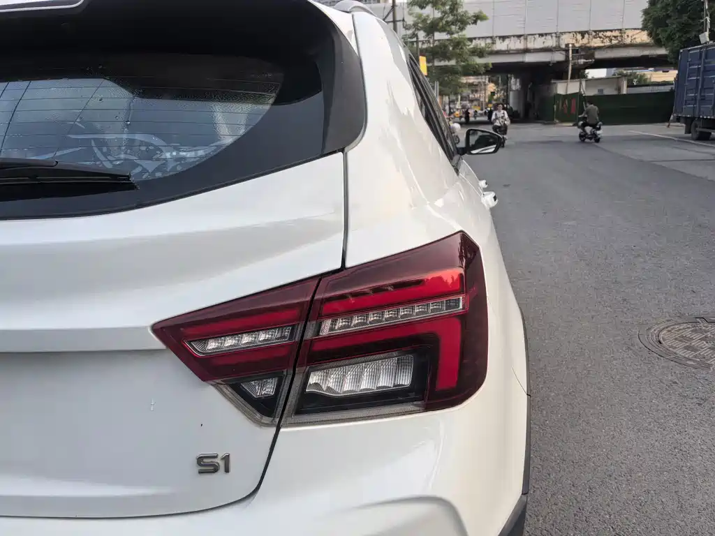 Geely Vision S1 — миниатюра 21