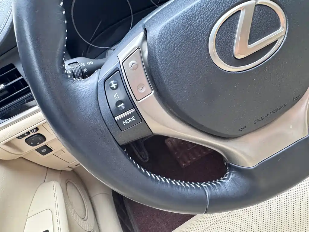 Lexus ES — миниатюра 9