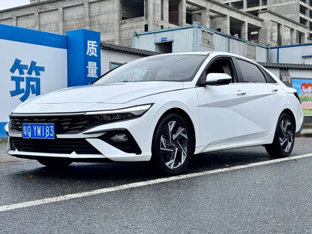 Hyundai Elantra 2023