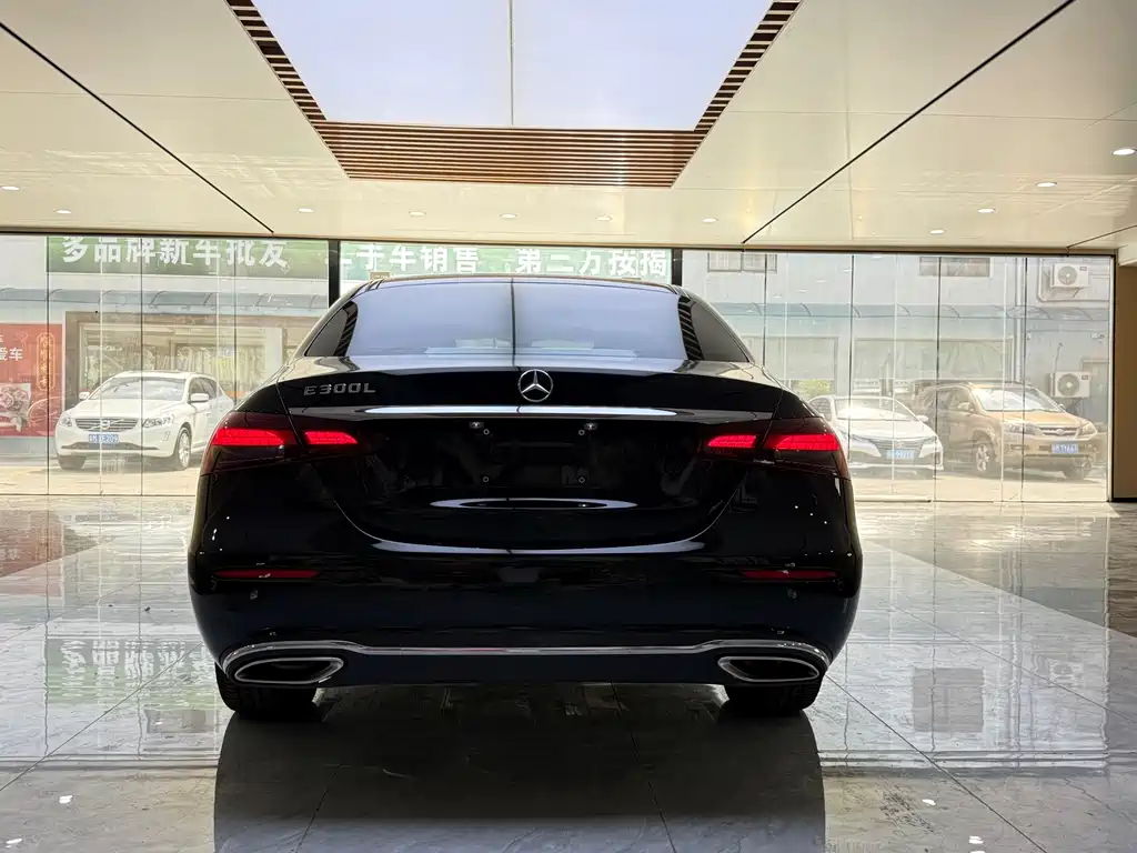 Mercedes-Benz E-Class — миниатюра 20
