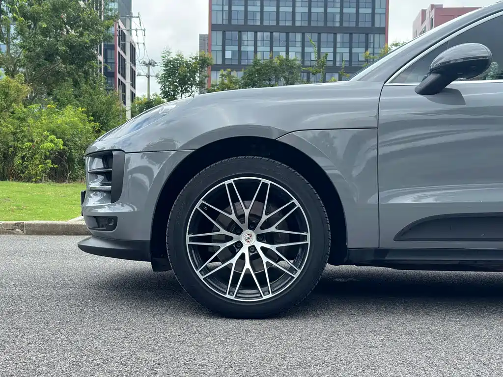 Porsche Macan — миниатюра 9