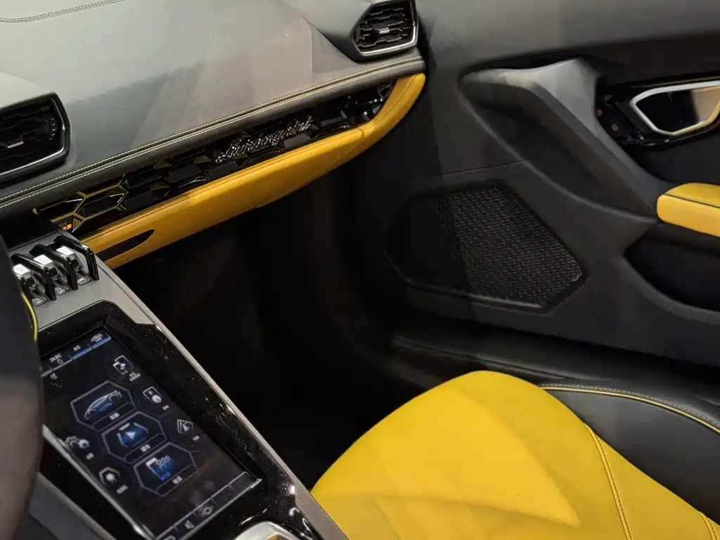 LAMBORGHINI HURACÁN