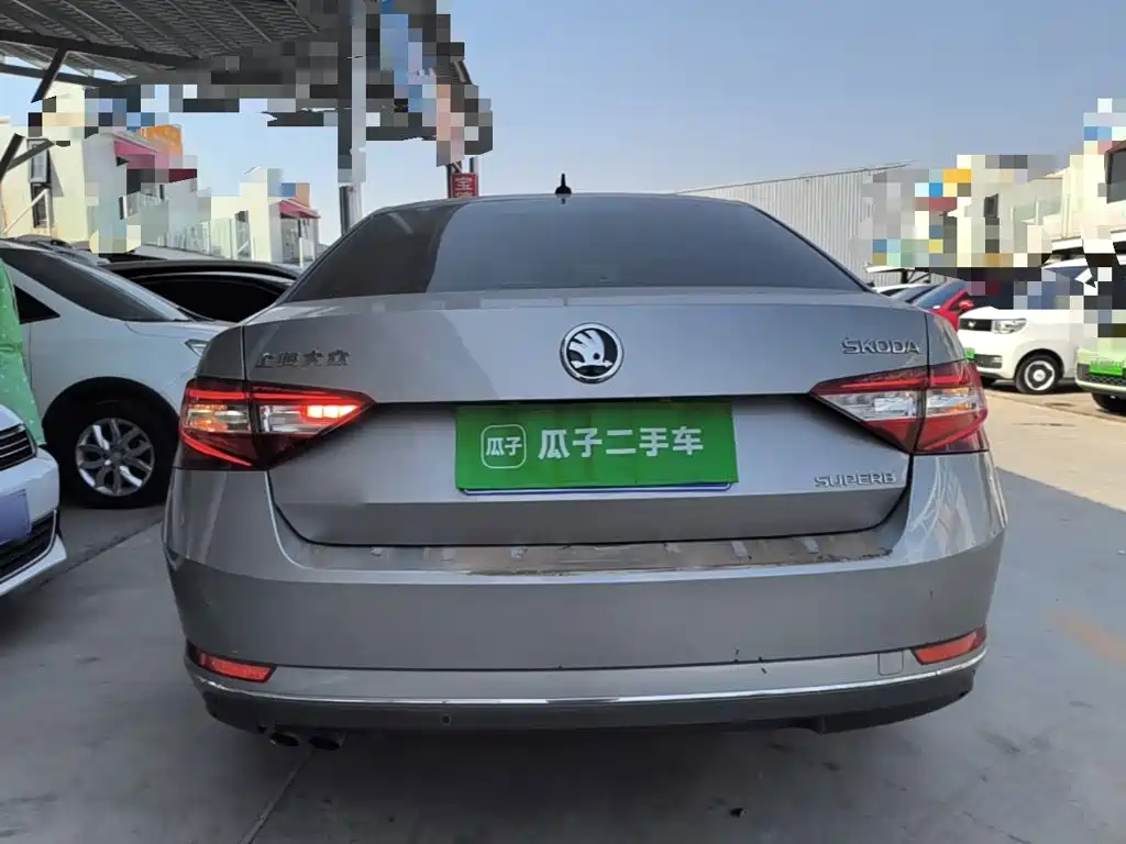 Skoda Superb — миниатюра 6