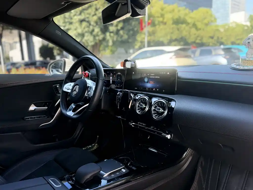 Mercedes-Benz CLA (Import) — миниатюра 12
